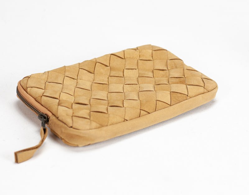 Chloe clutch wallet - Natural brown handwoven leather - milloobags