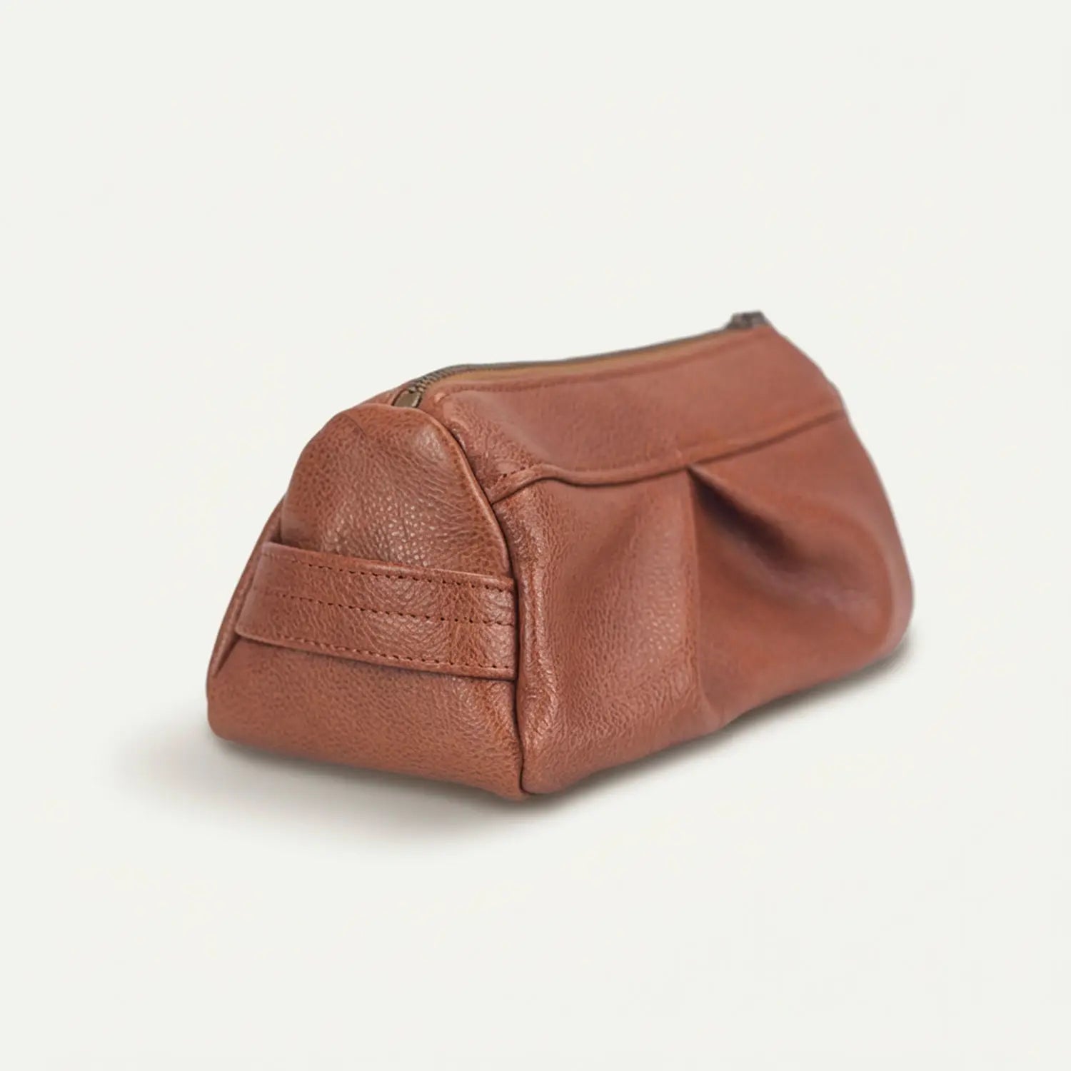 The Estia leather pouch by Milloo, made in Greece