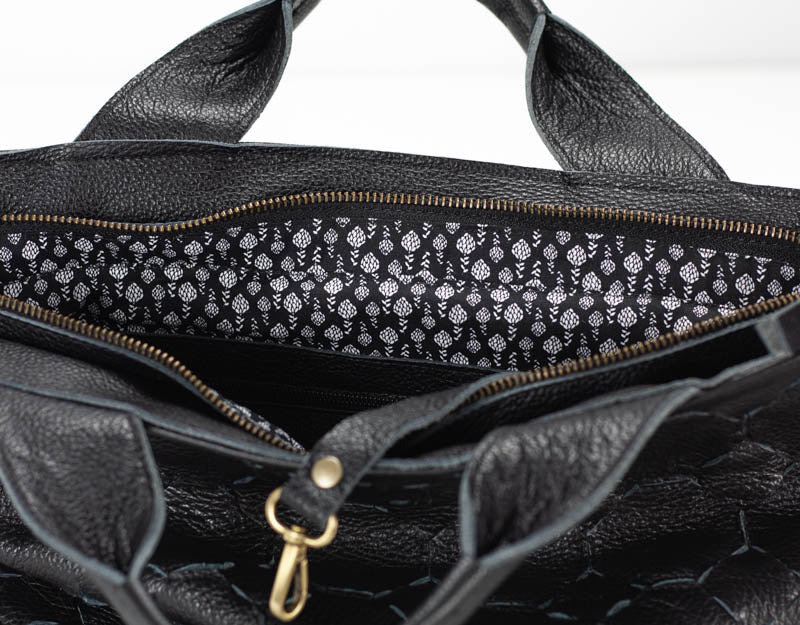 Helon purse - Handwoven black leather