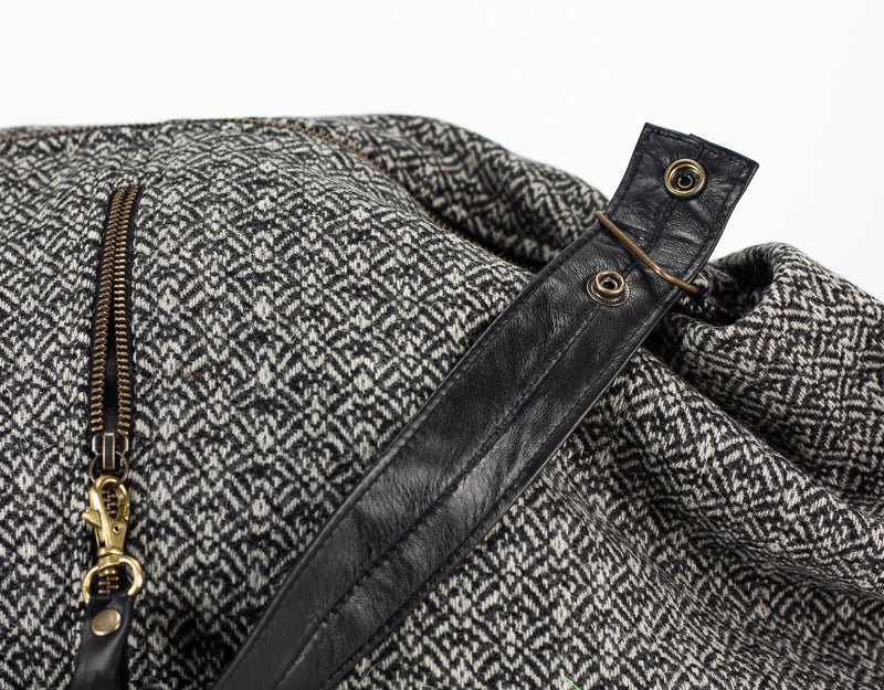 Kallia crossbody bag - Black patterned wool and leather - milloobags