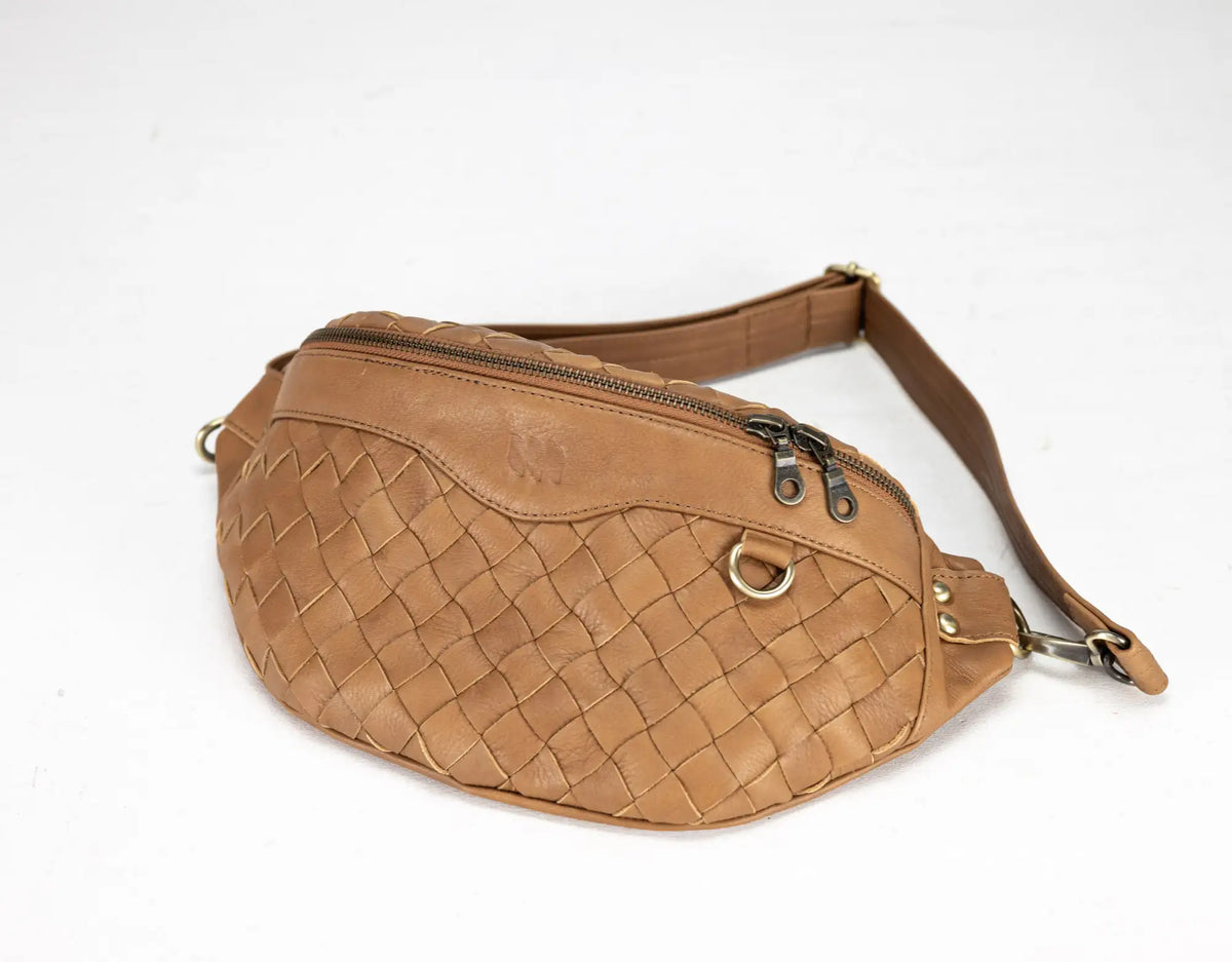 Haris fanny pack - Milk coffee brown handwoven leather