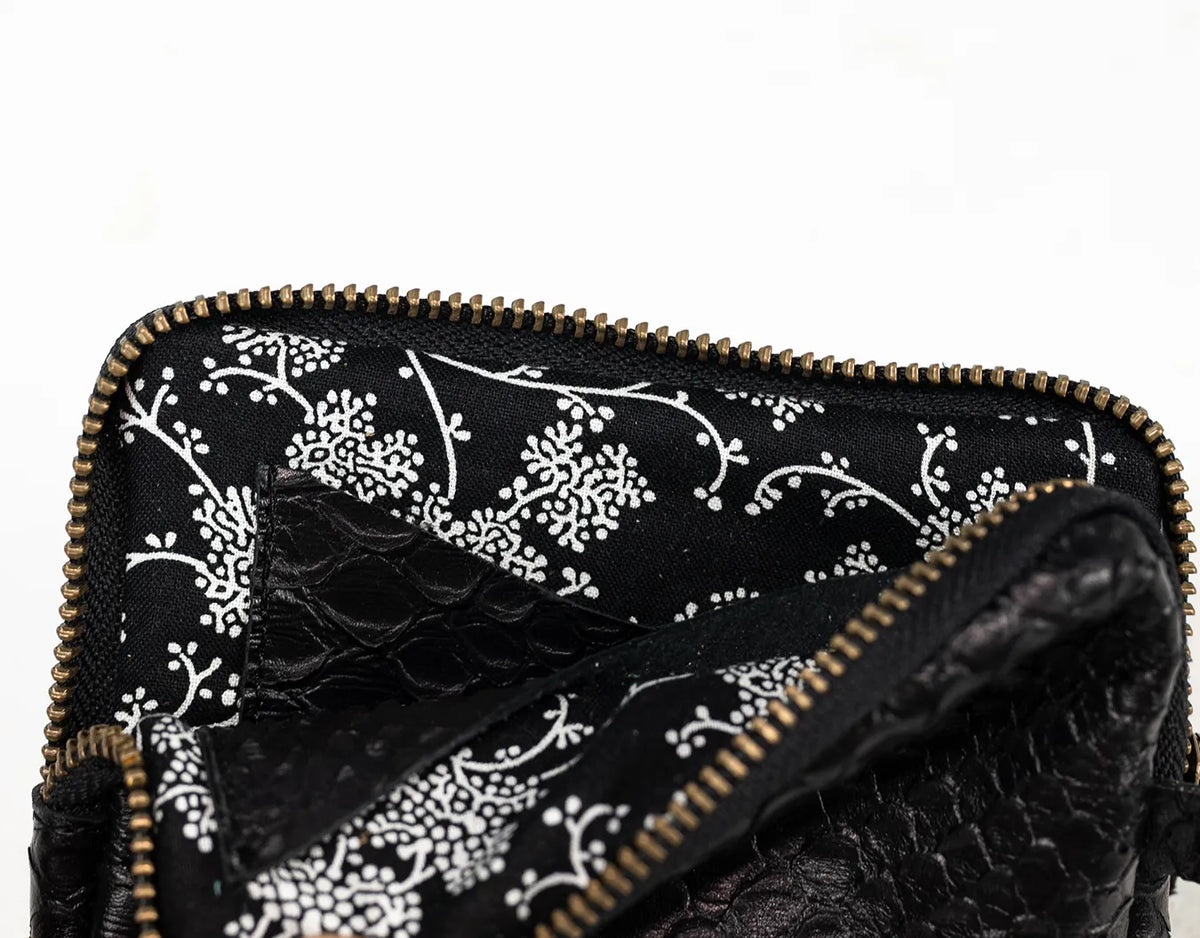 Myrto wallet - Black leather with snakeskin print
