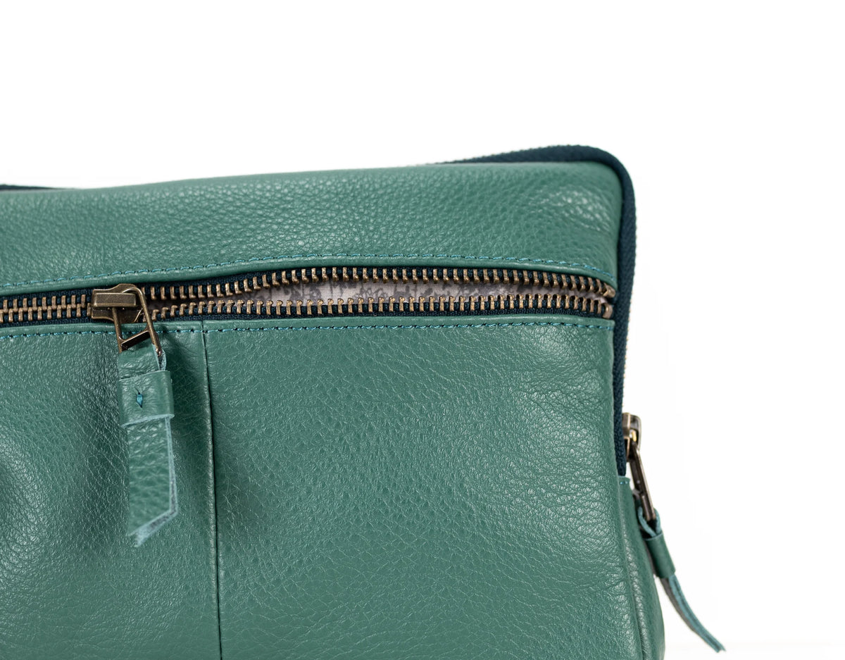 Antheia clutch wallet - Petrol green leather