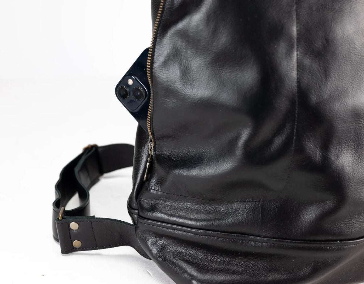 Minos backpack - Black leather