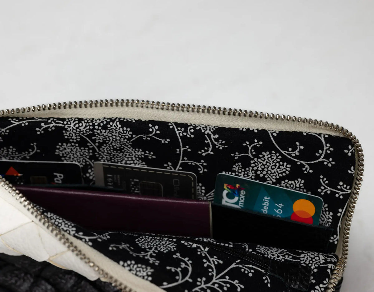 Antheia clutch wallet - Black & Ivory leather