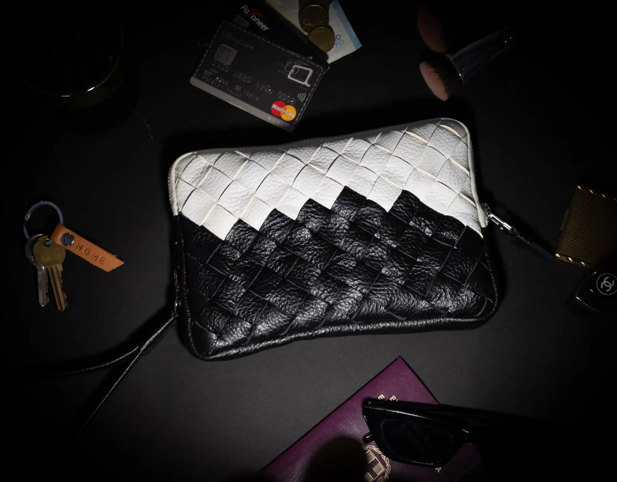 Antheia clutch wallet - Black & Ivory leather