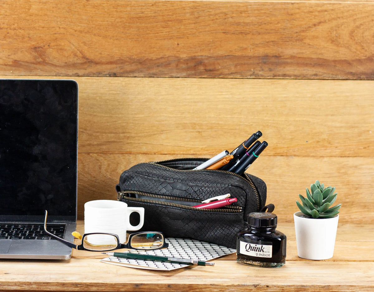 Brick case - Black leather with snakeskin pattern