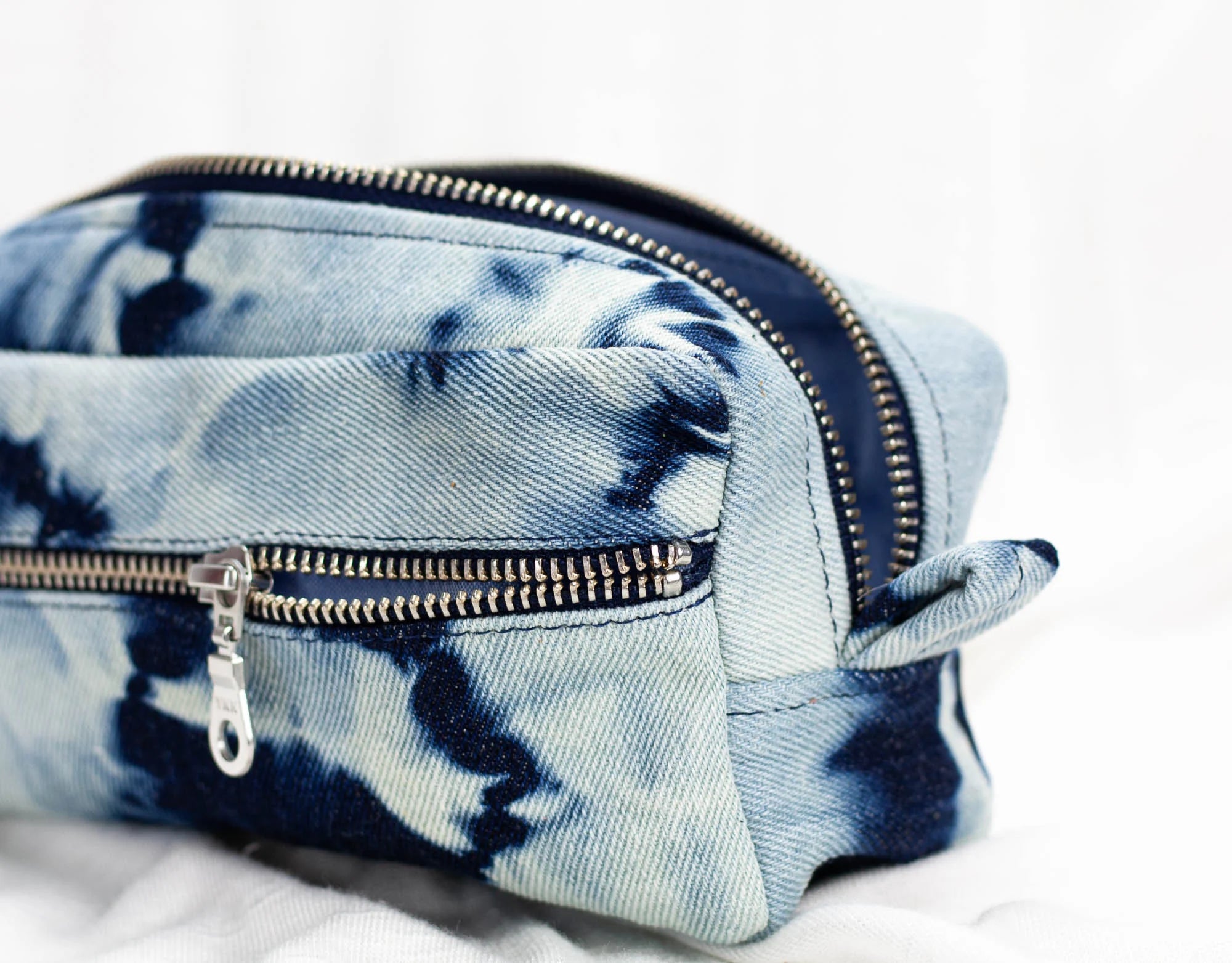 Brick case in Tie dye blue jeans