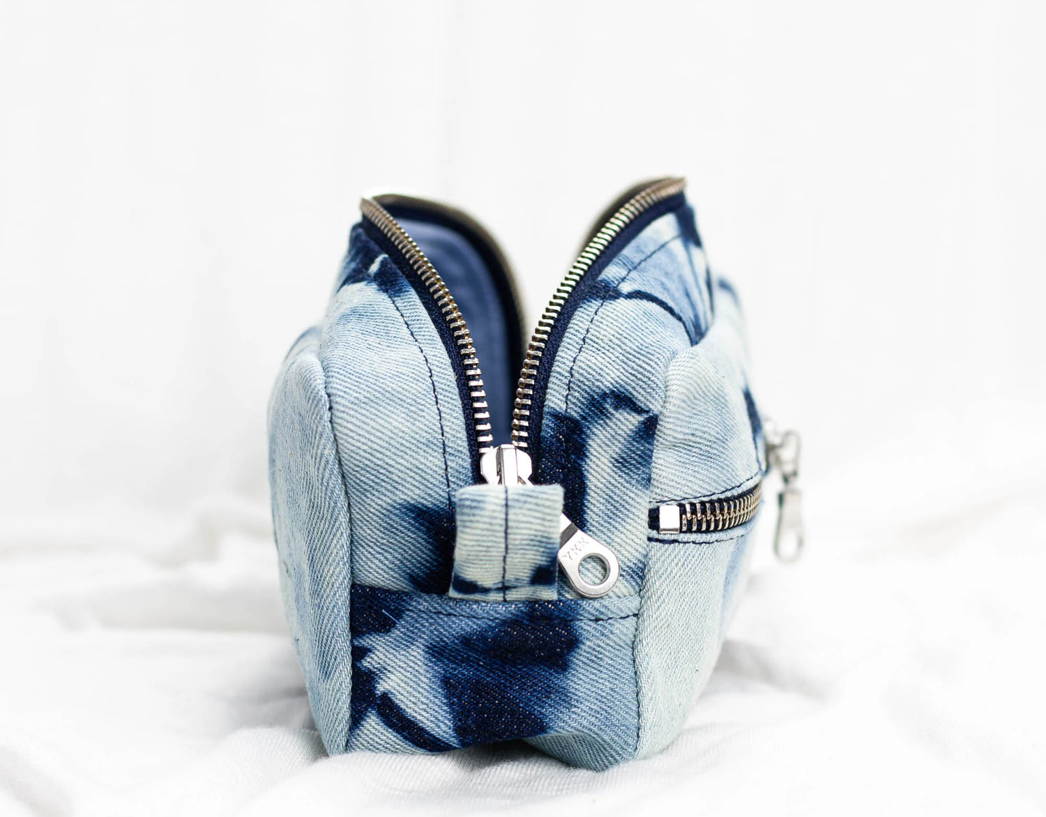 Brick case in Tie dye blue jeans