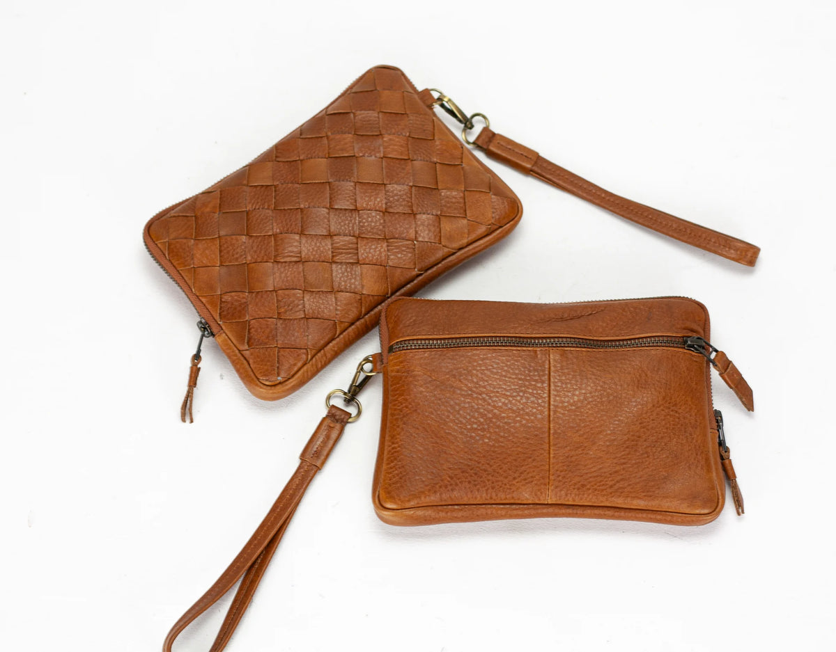 Antheia clutch wallet - Brown pebbled leather