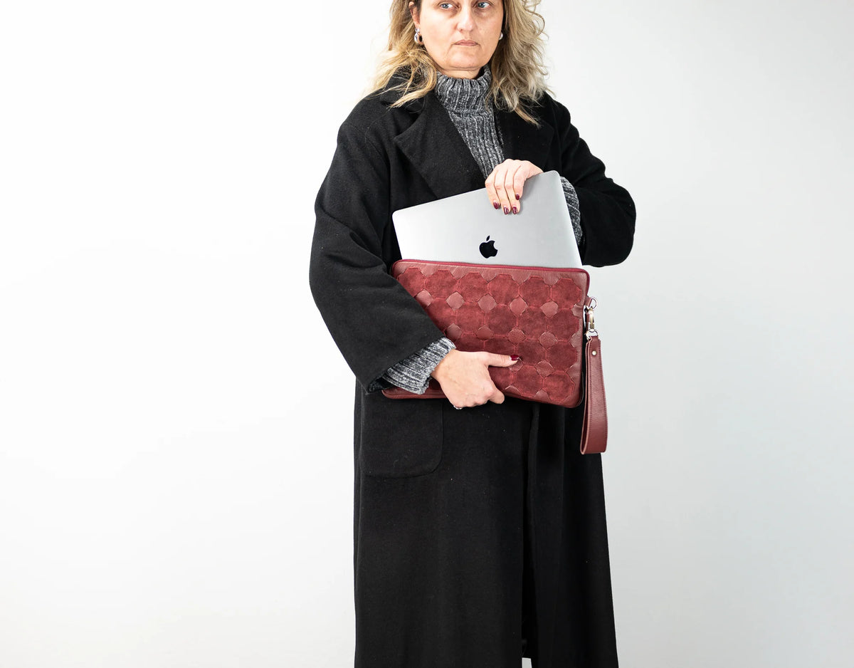 Athena Laptop Clutch - Burgundy leather