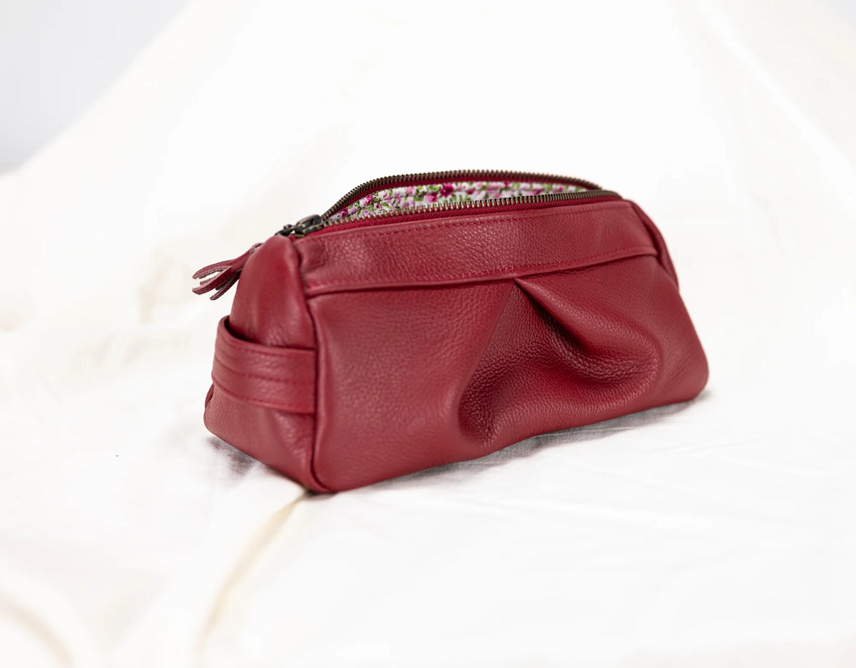 Estia case - Deep red leather