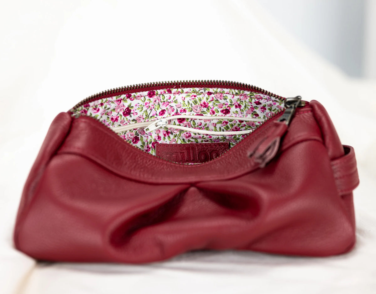 Estia case - Deep red leather