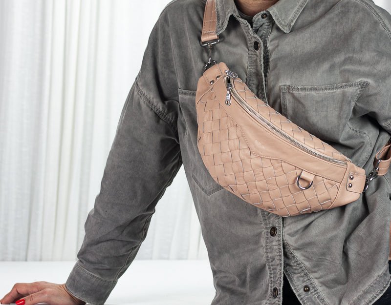 Haris fanny pack - Pale pink handwoven leather - milloobags