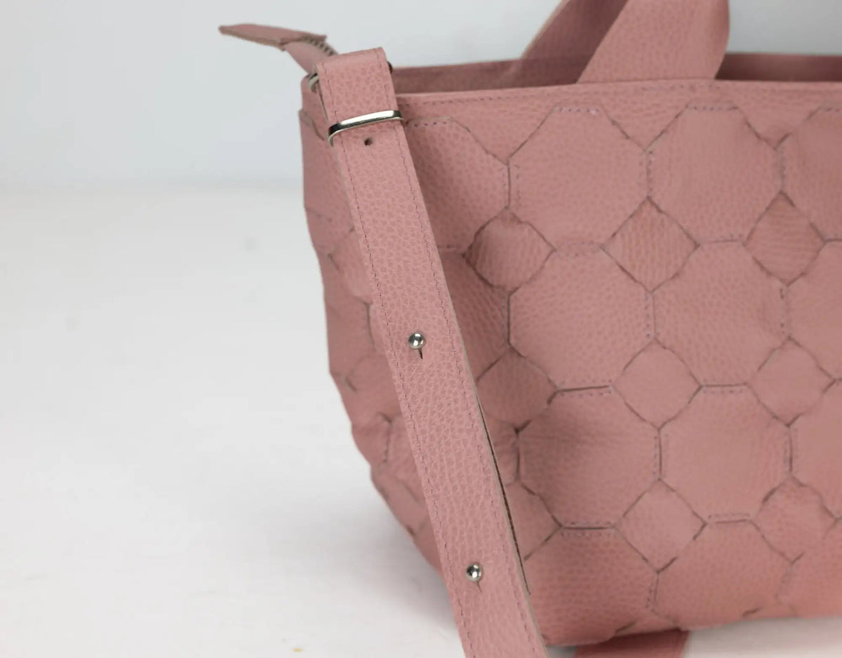 Helon purse - Handwoven Pink leather