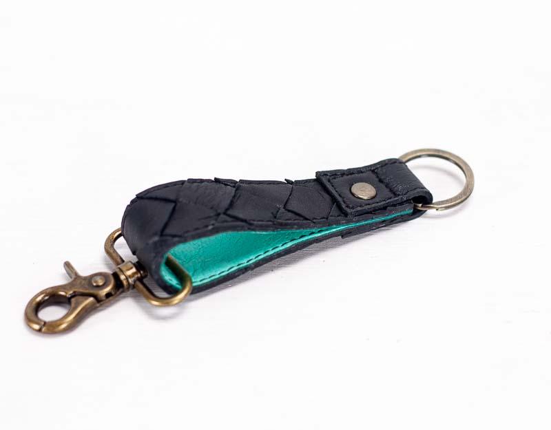 Leather handwoven keyring with clip - Black - milloobags