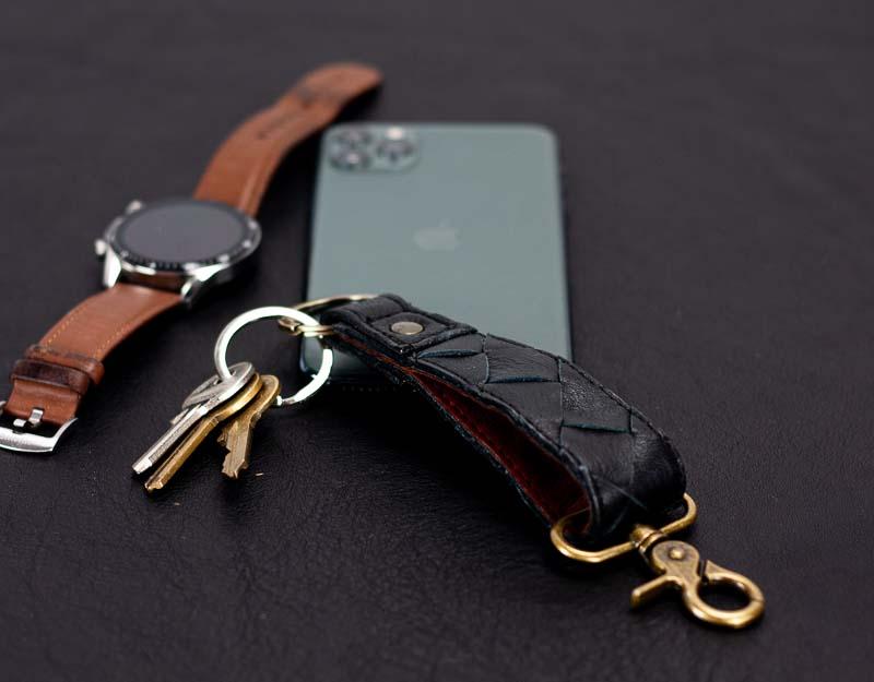 Leather handwoven keyring with clip - Black - milloobags