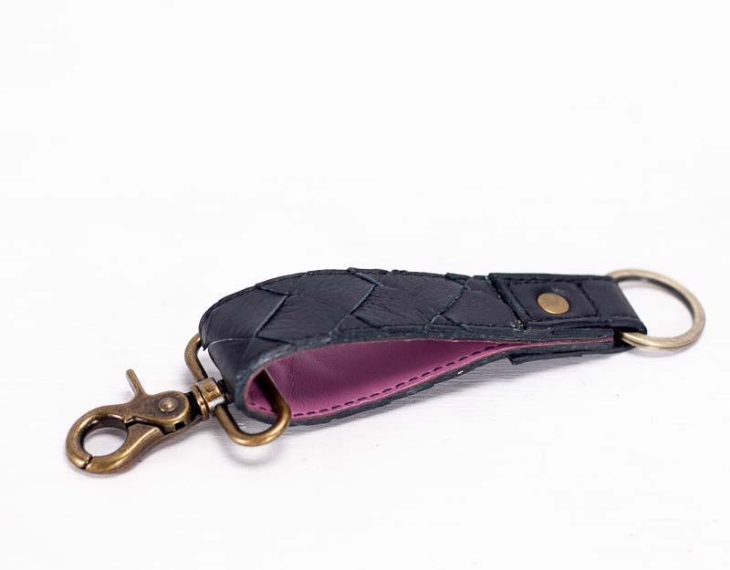 Leather handwoven keyring with clip - Black - milloobags