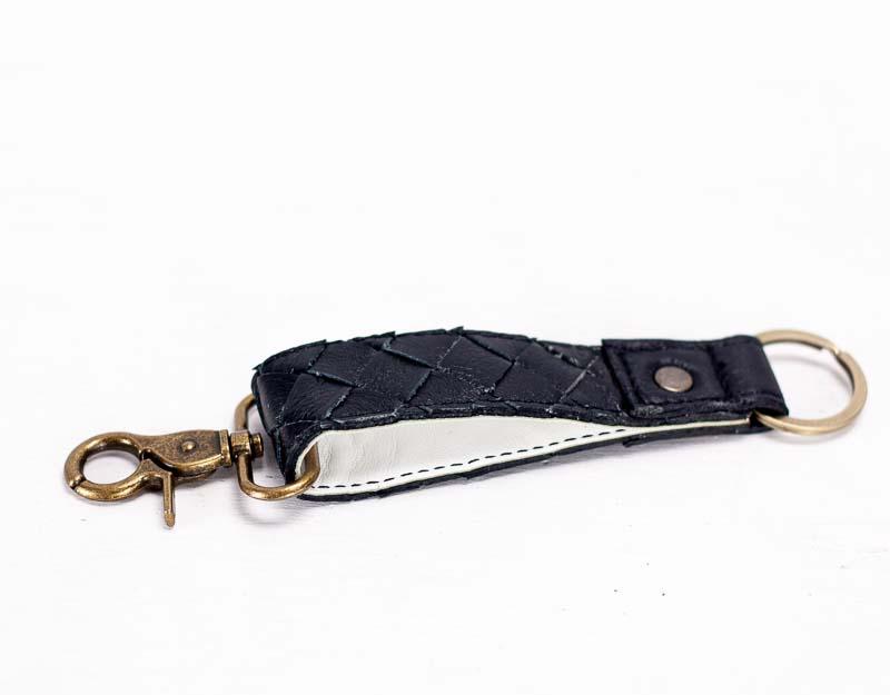 Leather handwoven keyring with clip - Black - milloobags