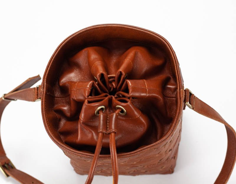 Helon bucket bag - Handwoven brown leather - milloobags