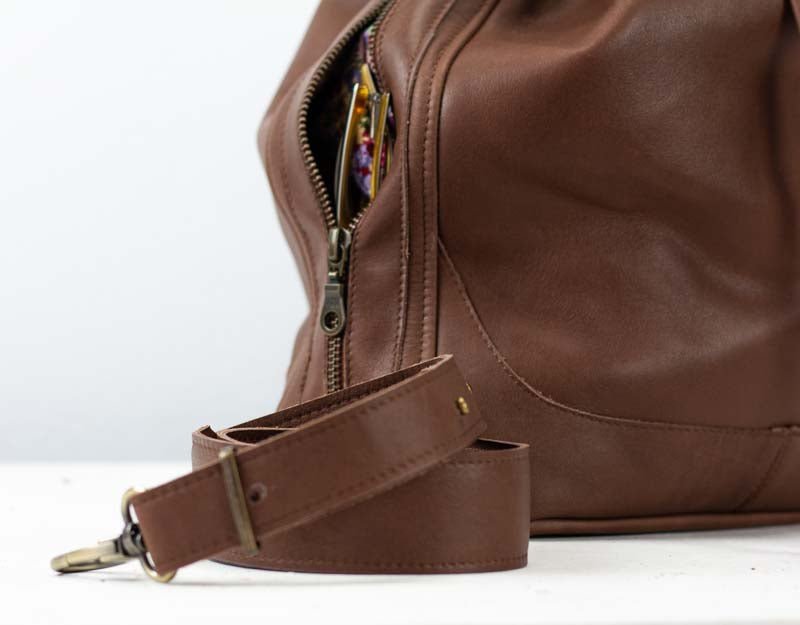 Chocolate leather handbag outlet