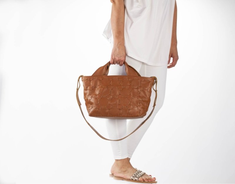 Helon purse - Handwoven brown leather - milloobags