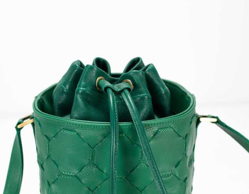 Helon bucket bag - Handwoven Jade green leather - milloobags