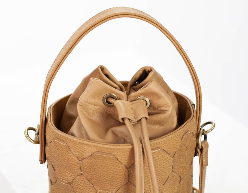 Helon mini bucket bag - Handwoven caramel leather - milloobags