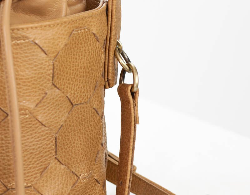 Helon mini bucket bag - Handwoven caramel leather - milloobags