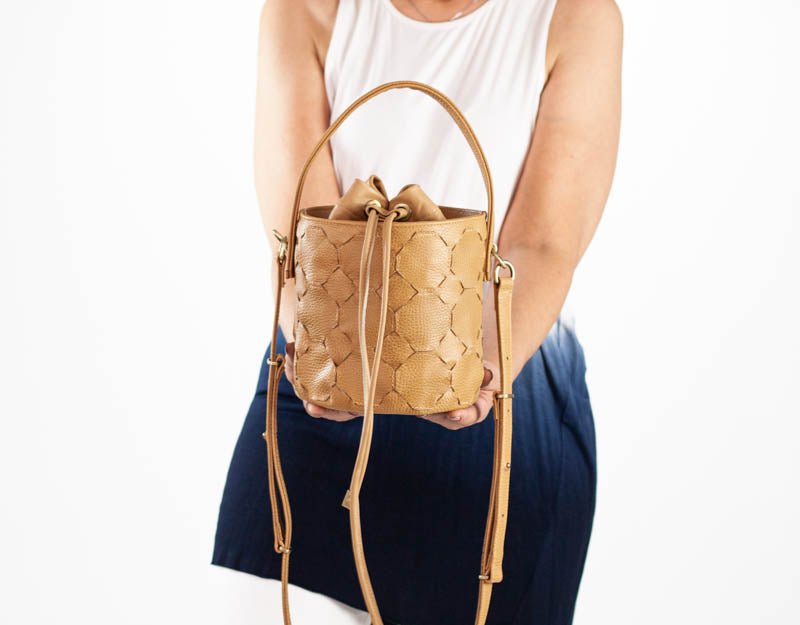 Helon mini bucket bag - Handwoven caramel leather - milloobags