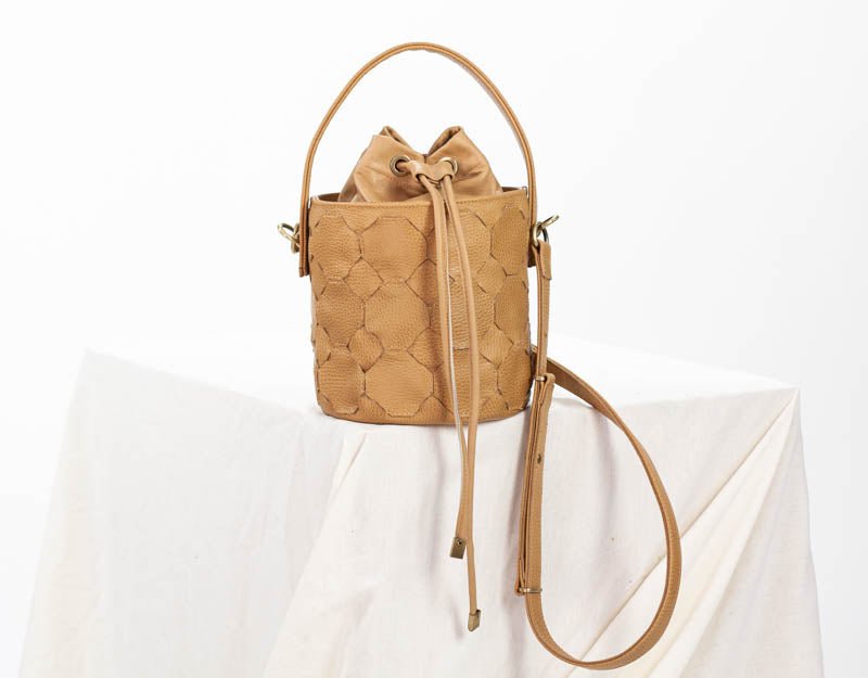 Helon mini bucket bag - Handwoven caramel leather - milloobags