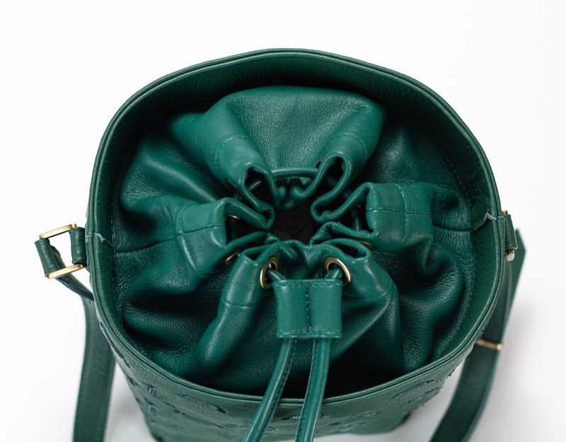 Helon bucket bag - Handwoven petrol green leather - milloobags