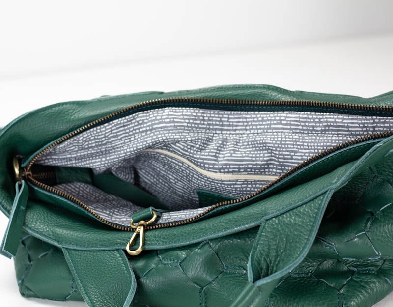 Helon purse - Handwoven petrol green leather - milloobags