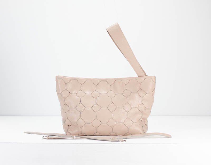 Helon clutch - Handwoven powder pink leather - milloobags