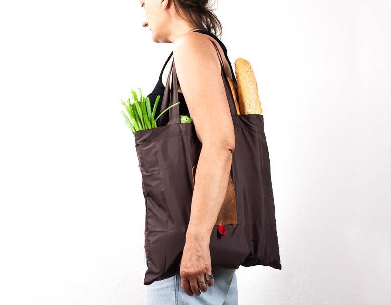 Foldable shopping bag