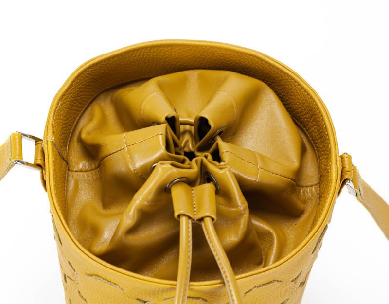 Helon bucket bag - Handwoven yellow leather - milloobags