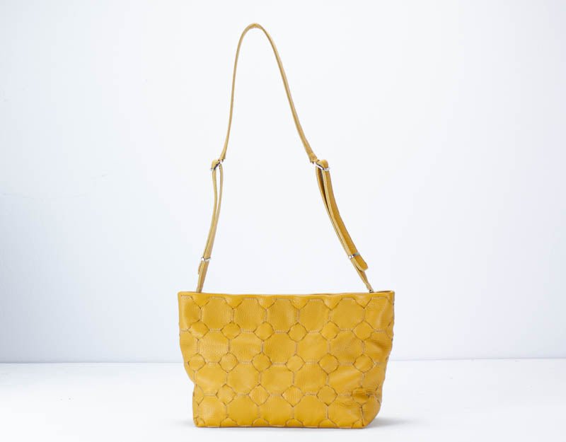 Helon clutch - Handwoven yellow leather - milloobags