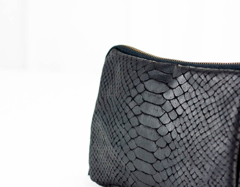 Chloe clutch wallet - Black laser-cut snakeskin patterned leather - milloobags