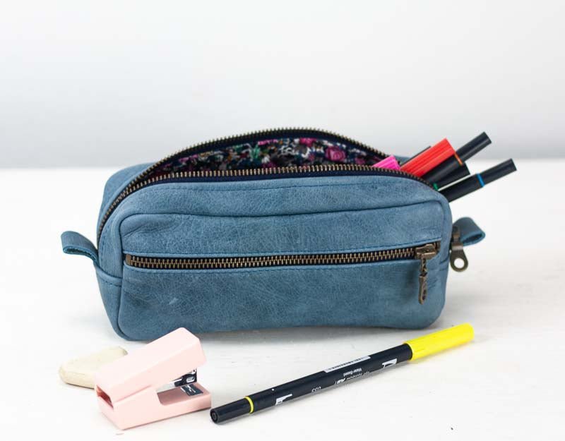 Brick case - Blue distressed leather - milloobags