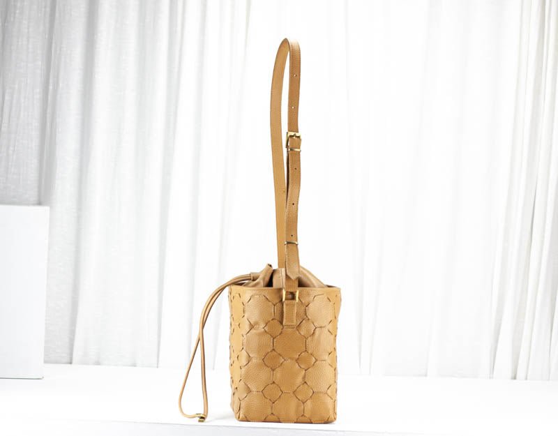 Helon bucket bag - Handwoven caramel leather - milloobags