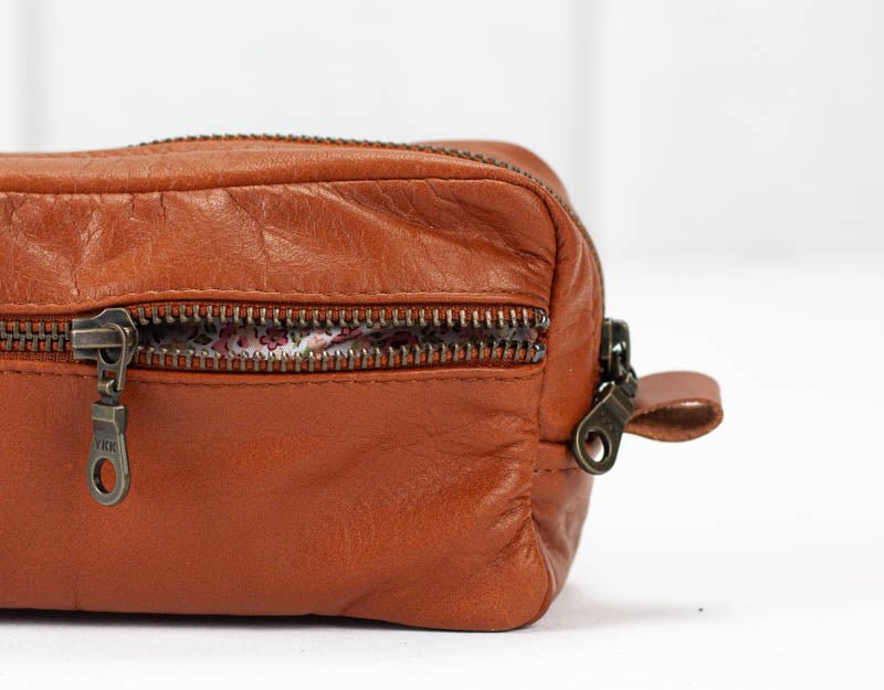 Brick case - Tan brown leather - milloobags